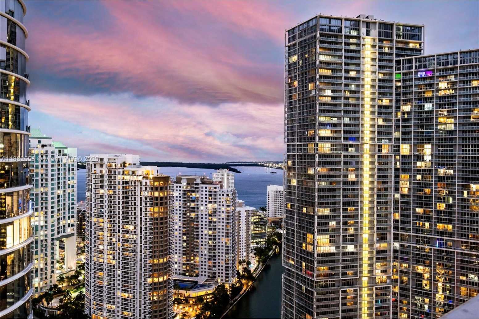 Small Image of 200 BISCAYNE BOULEVARD WAY #4201, Miami Number 24