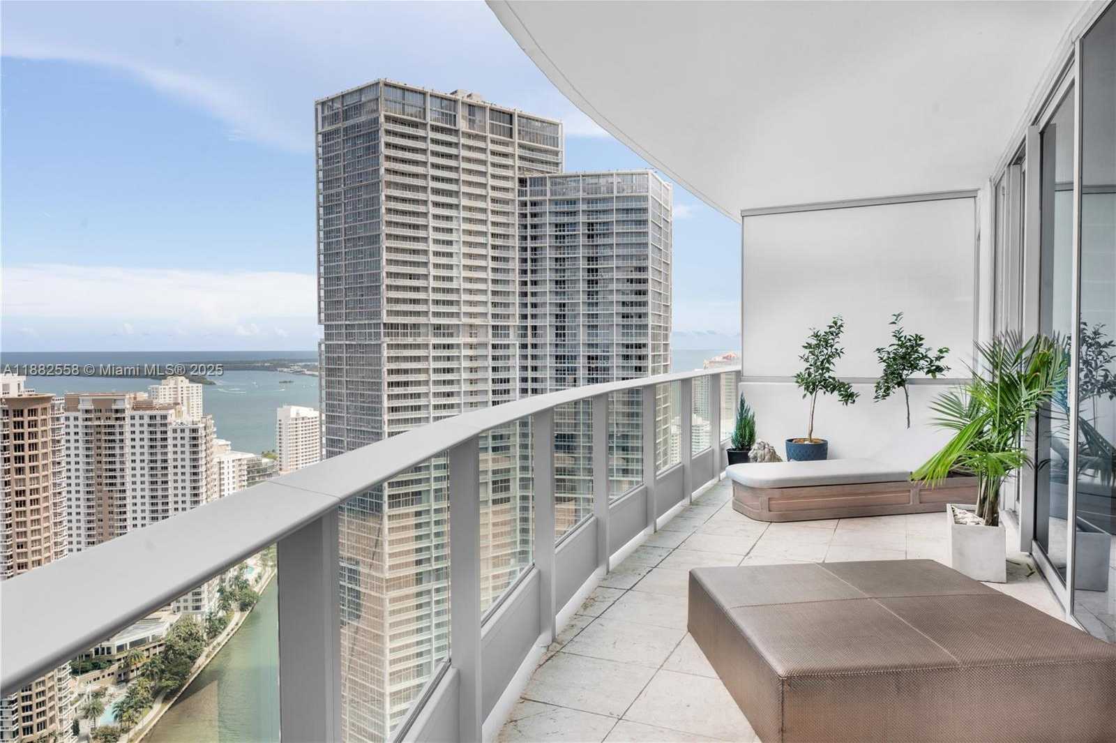Small Image of 200 BISCAYNE BOULEVARD WAY #4201, Miami Number 9