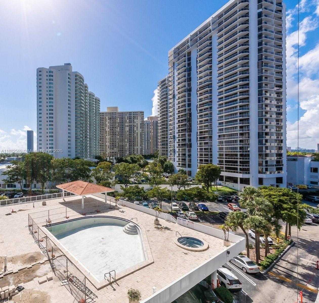Small Image of 20515 EAST COUNTRY CLUB DR #442, Aventura Number 20