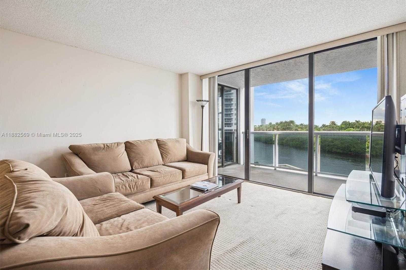Small Image of 20515 EAST COUNTRY CLUB DR #442, Aventura Number 4