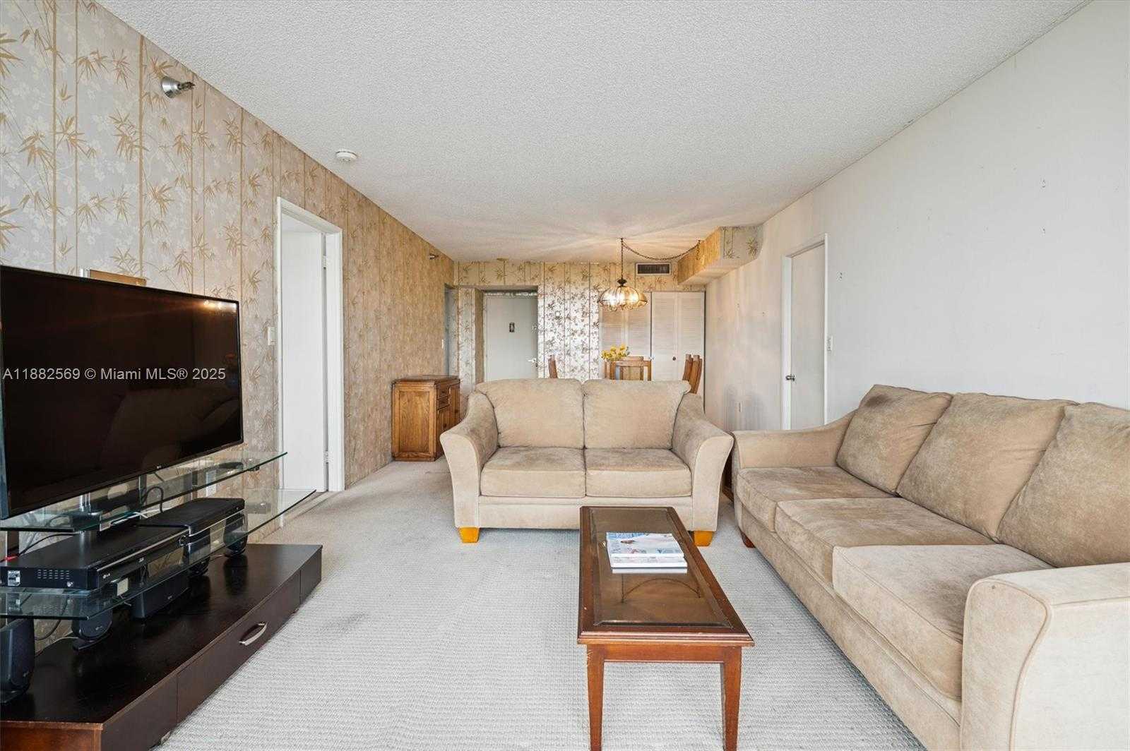 Small Image of 20515 EAST COUNTRY CLUB DR #442, Aventura Number 6