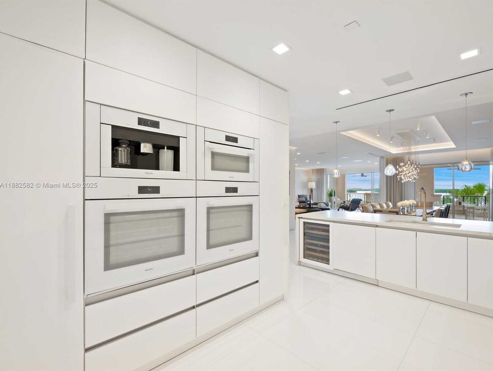 Small Image of 5053 FISHER ISLAND DR #5053, Miami Beach Number 11