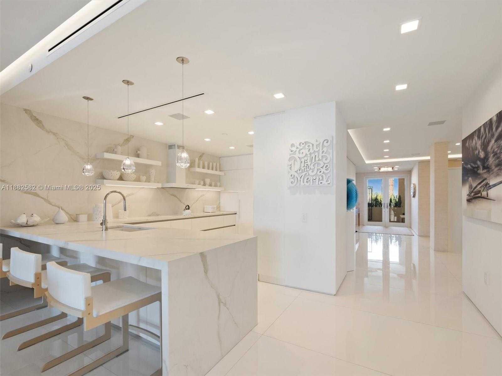 Small Image of 5053 FISHER ISLAND DR #5053, Miami Beach Number 12