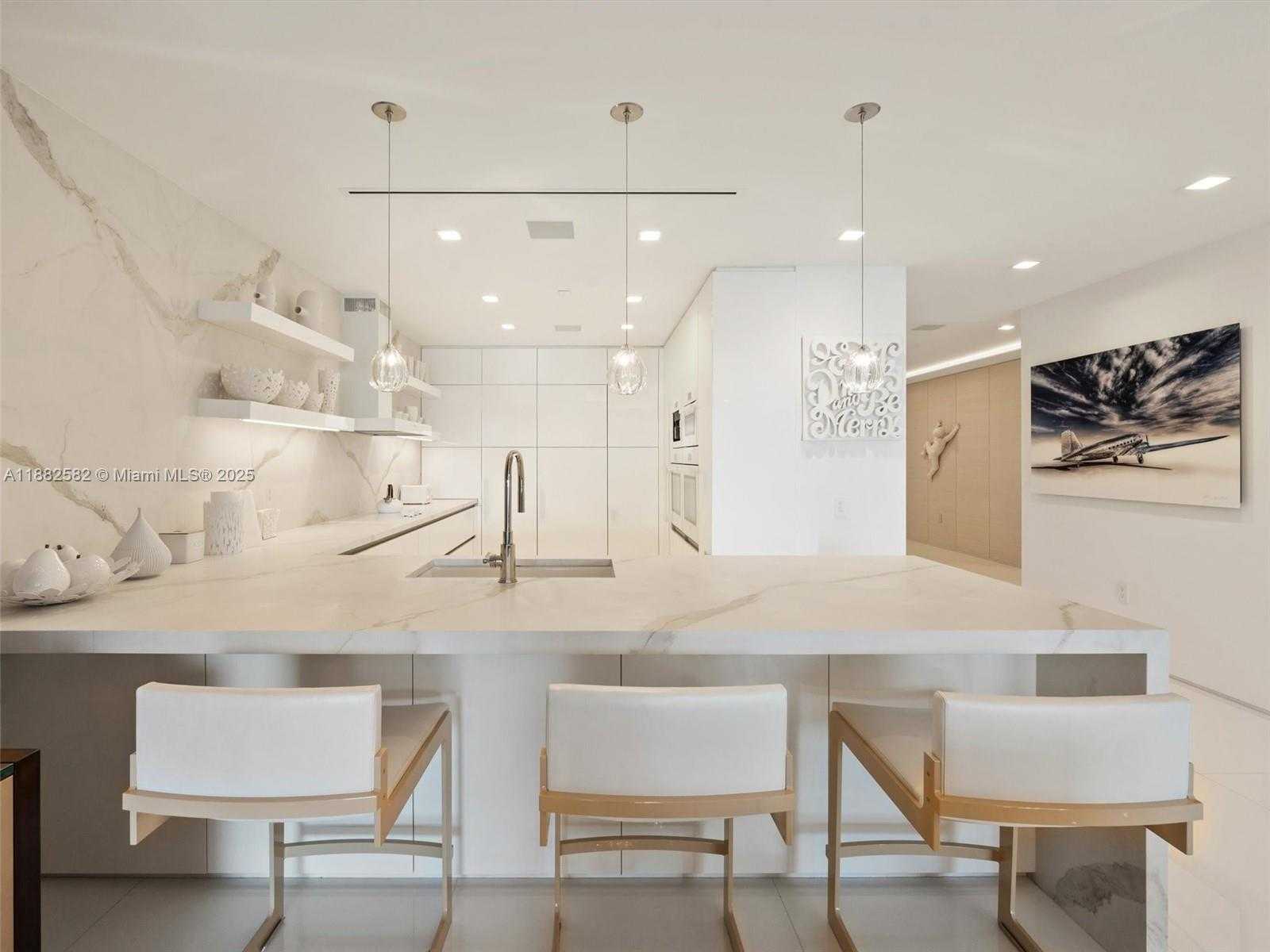 Small Image of 5053 FISHER ISLAND DR #5053, Miami Beach Number 14