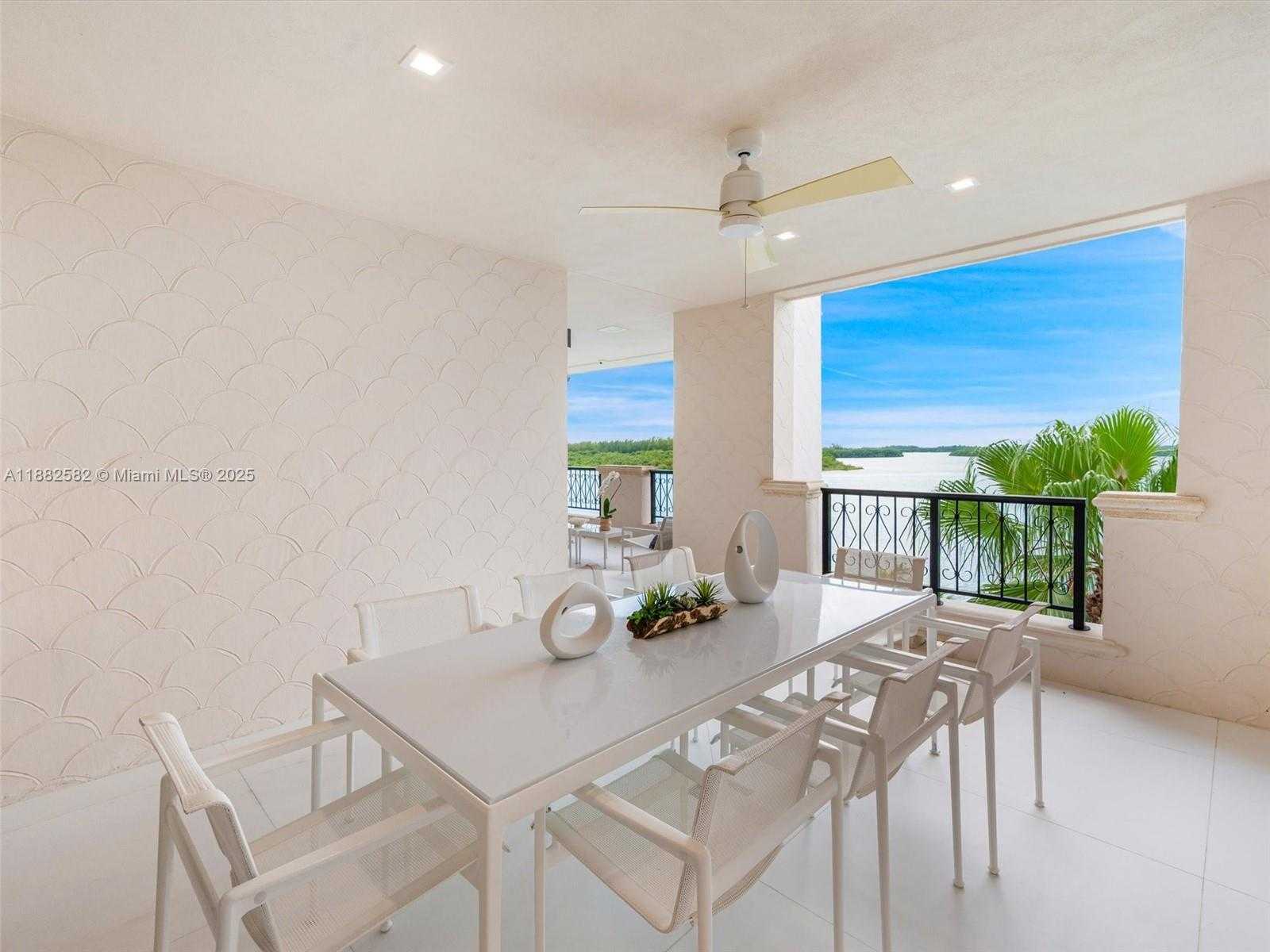 Small Image of 5053 FISHER ISLAND DR #5053, Miami Beach Number 29