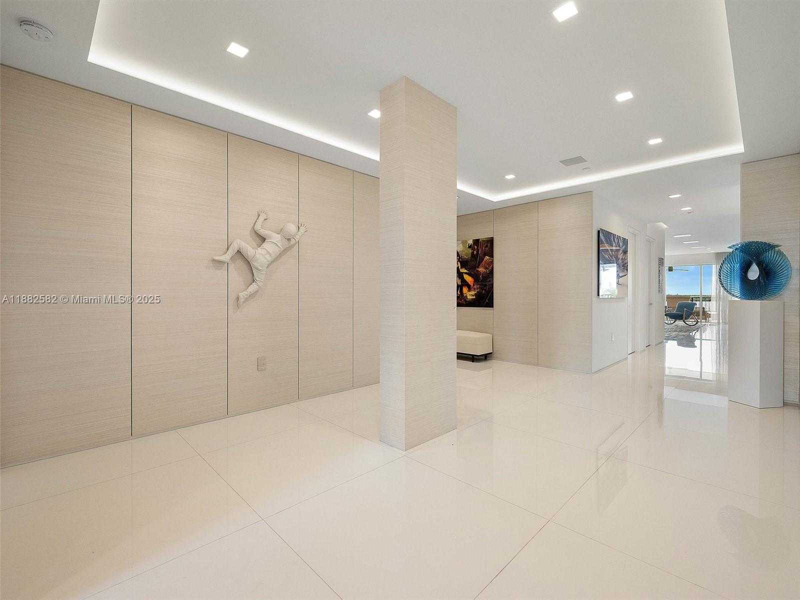 Small Image of 5053 FISHER ISLAND DR #5053, Miami Beach Number 30