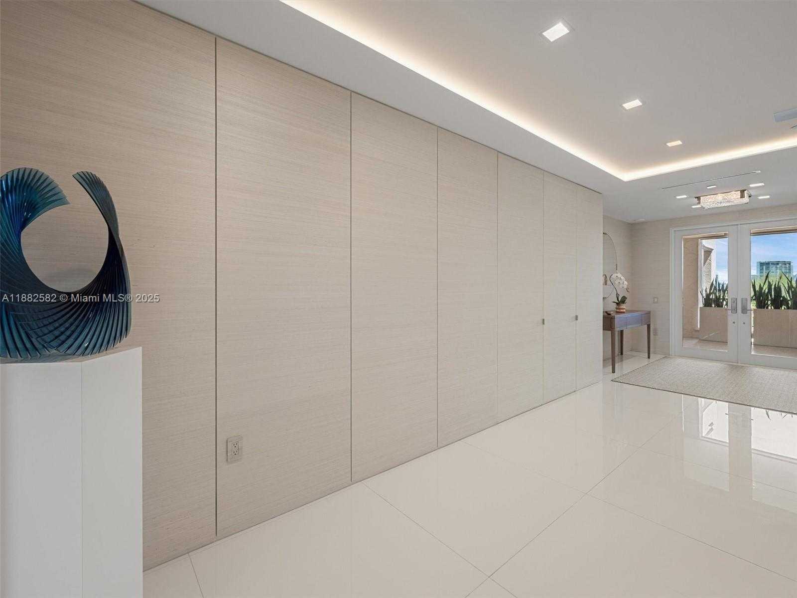 Small Image of 5053 FISHER ISLAND DR #5053, Miami Beach Number 32