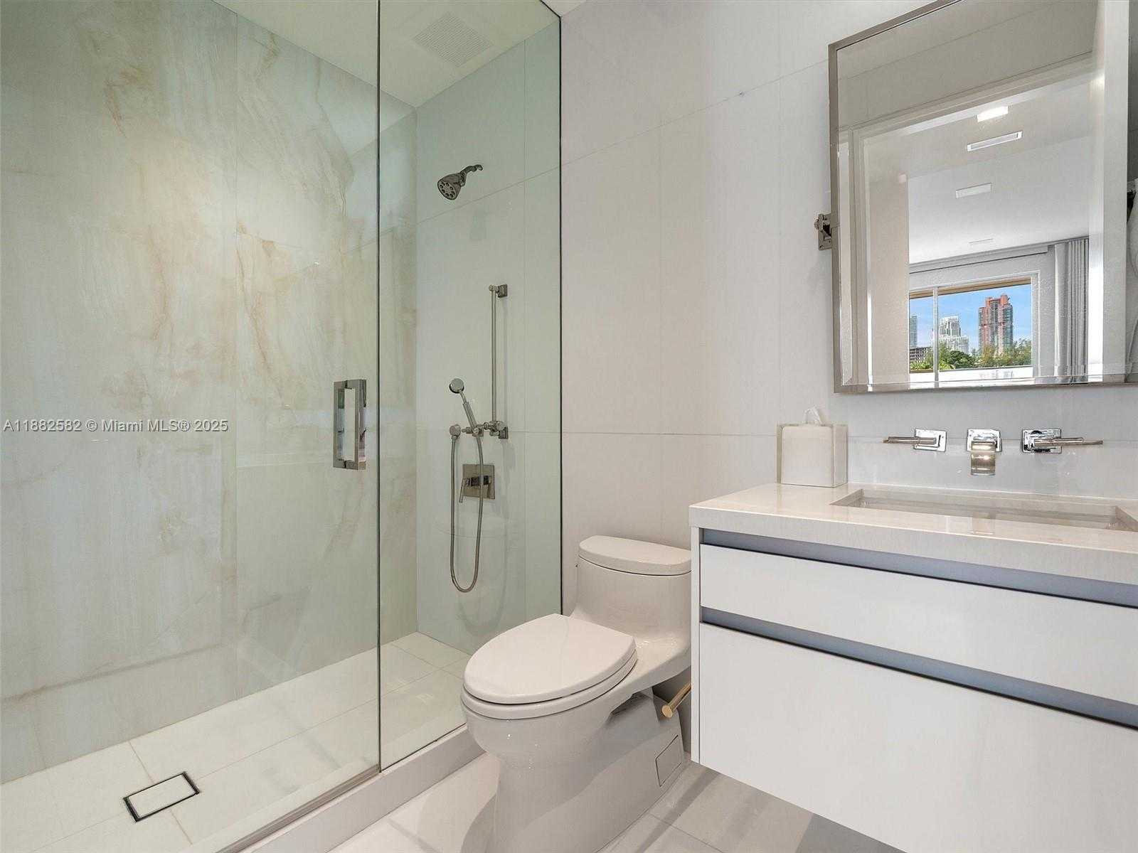 Small Image of 5053 FISHER ISLAND DR #5053, Miami Beach Number 39
