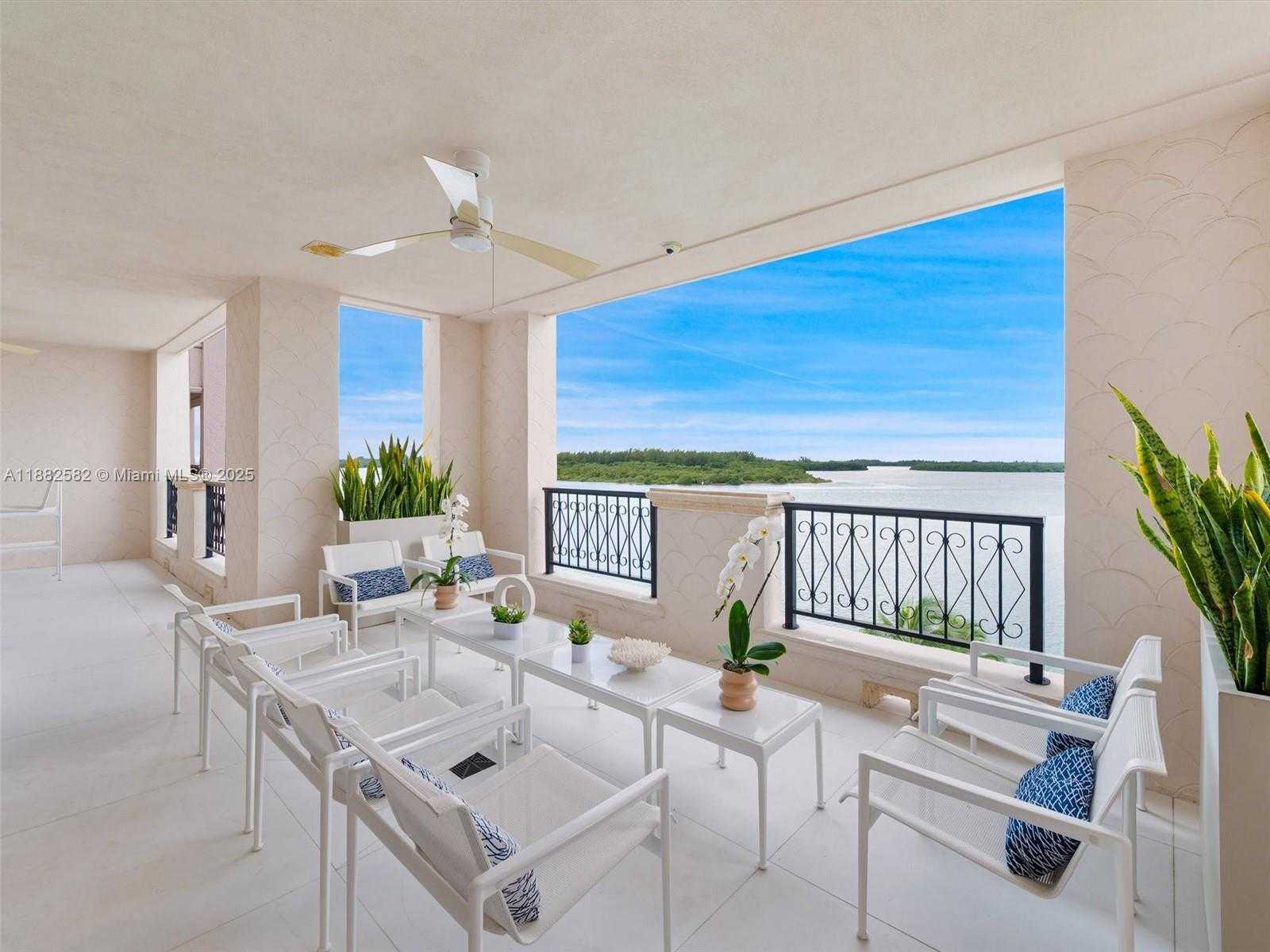 Small Image of 5053 FISHER ISLAND DR #5053, Miami Beach Number 4