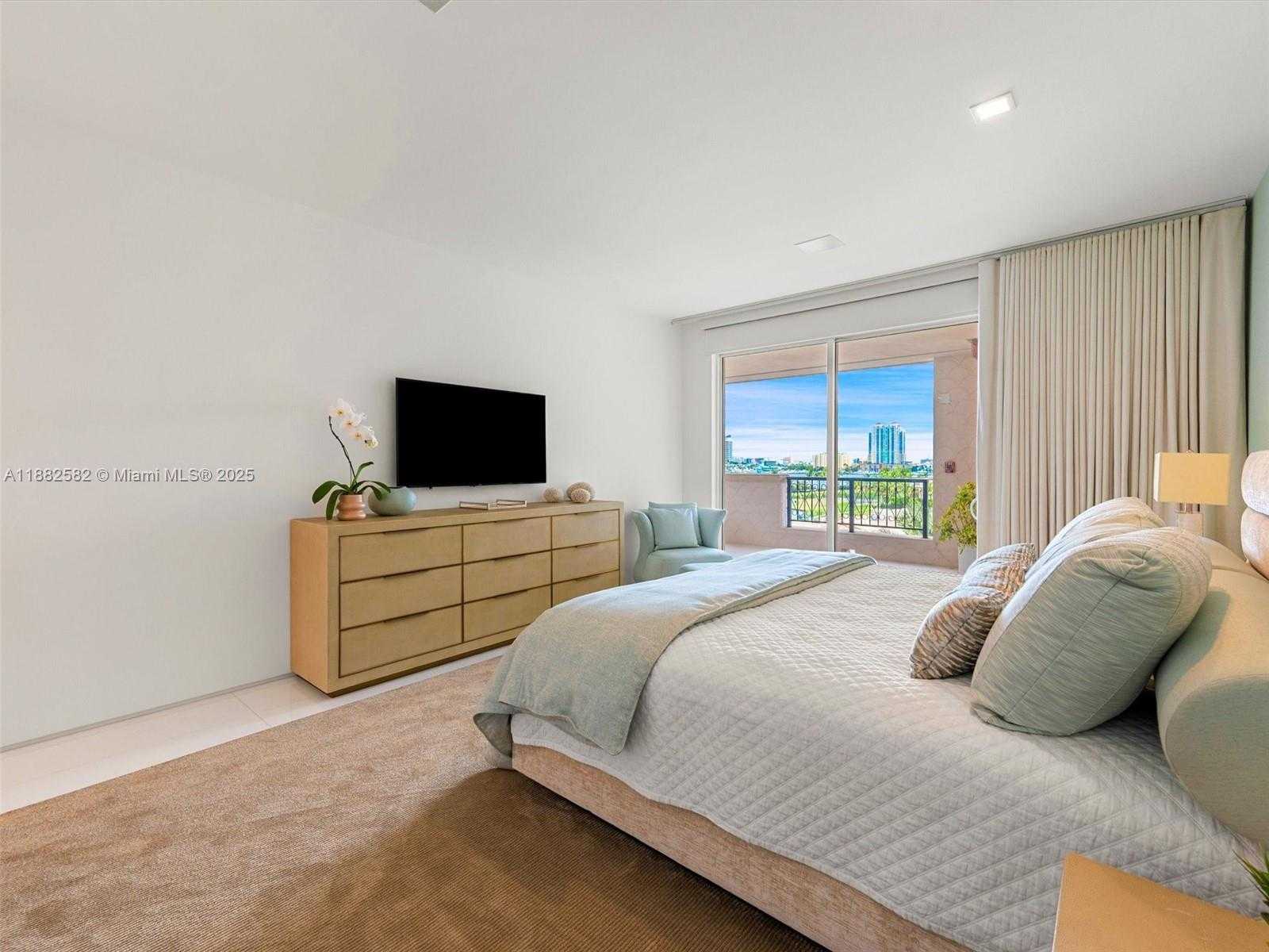 Small Image of 5053 FISHER ISLAND DR #5053, Miami Beach Number 42