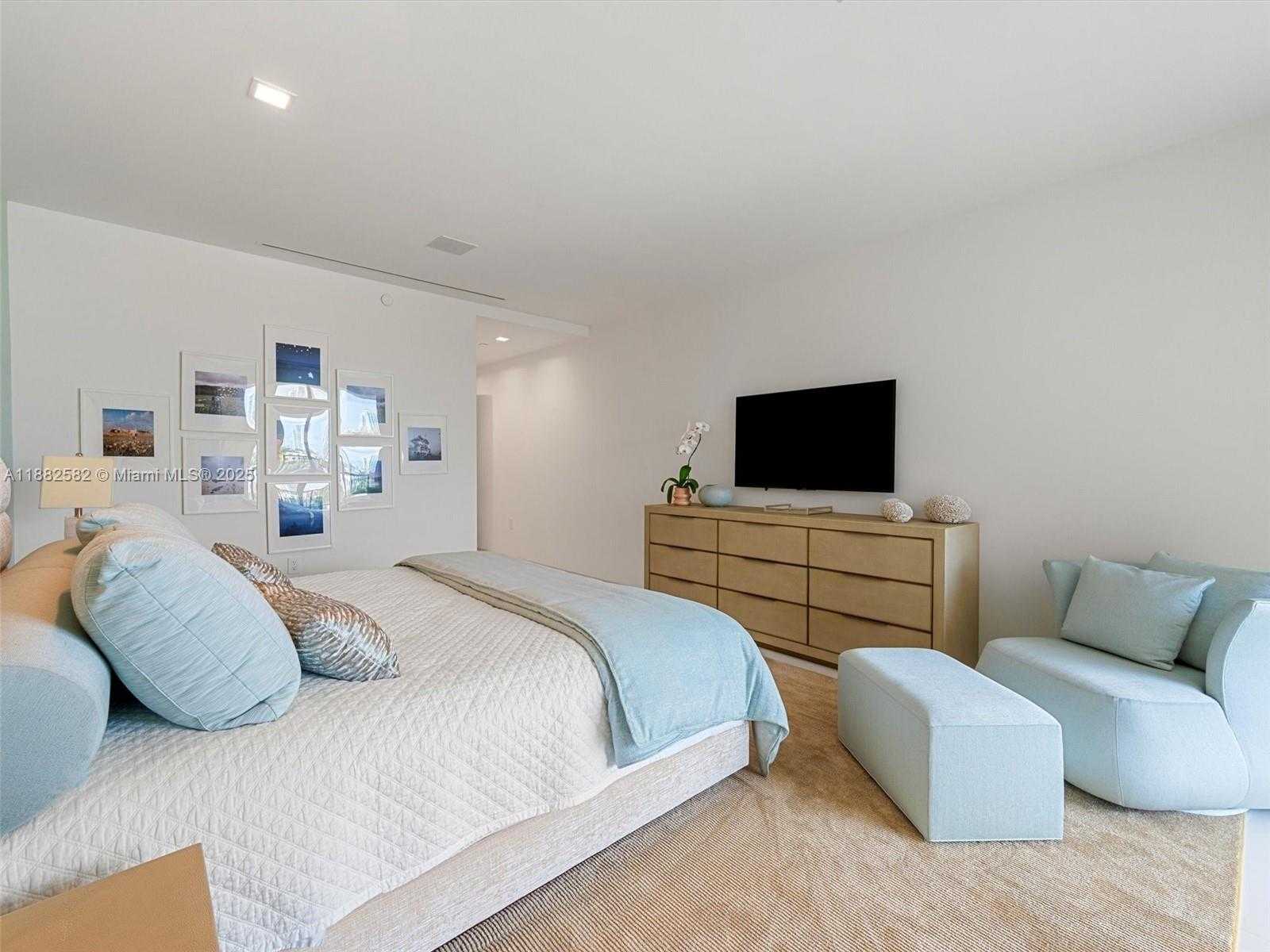 Small Image of 5053 FISHER ISLAND DR #5053, Miami Beach Number 44