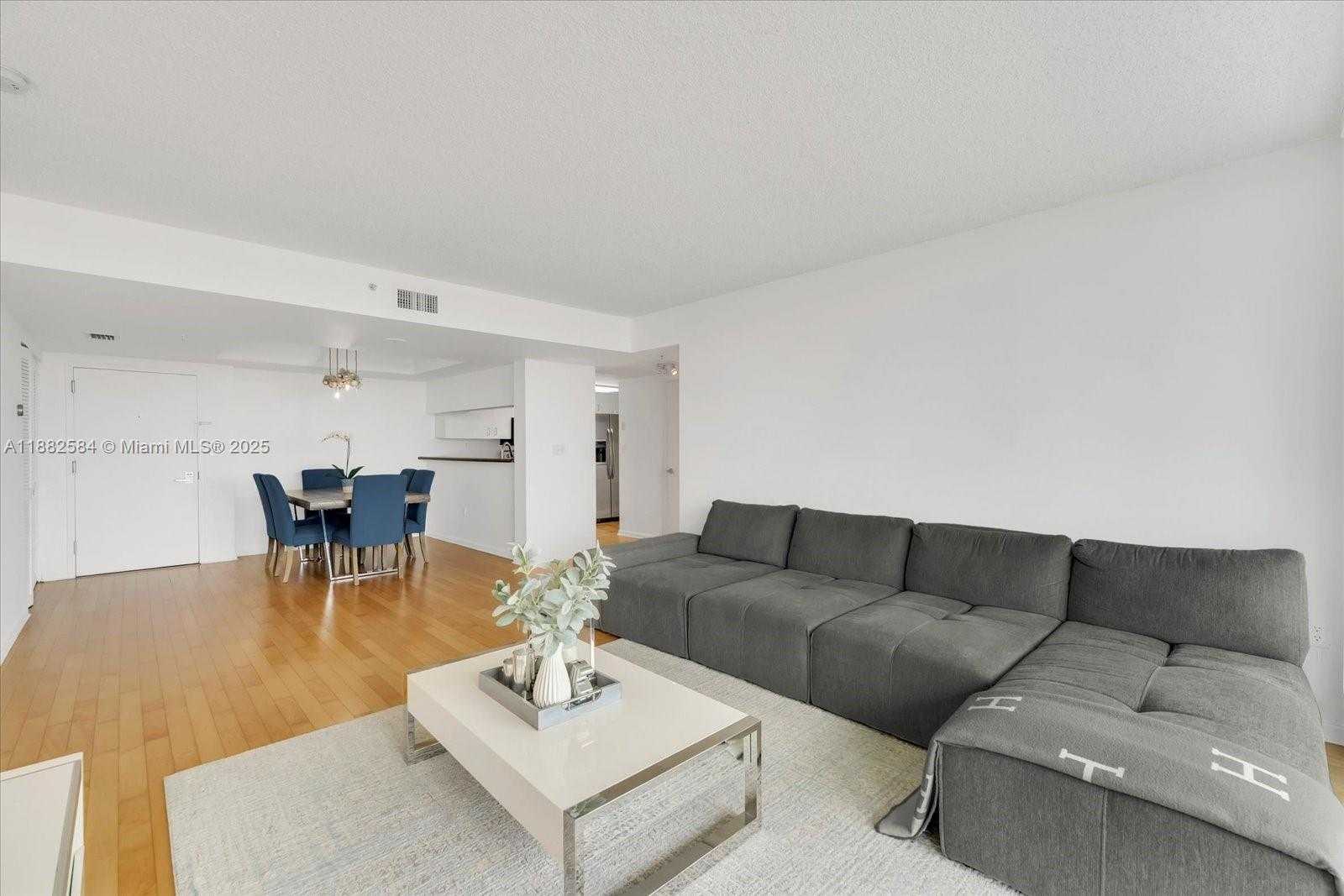Small Image of 650 WEST AVE #704, Miami Beach Number 4