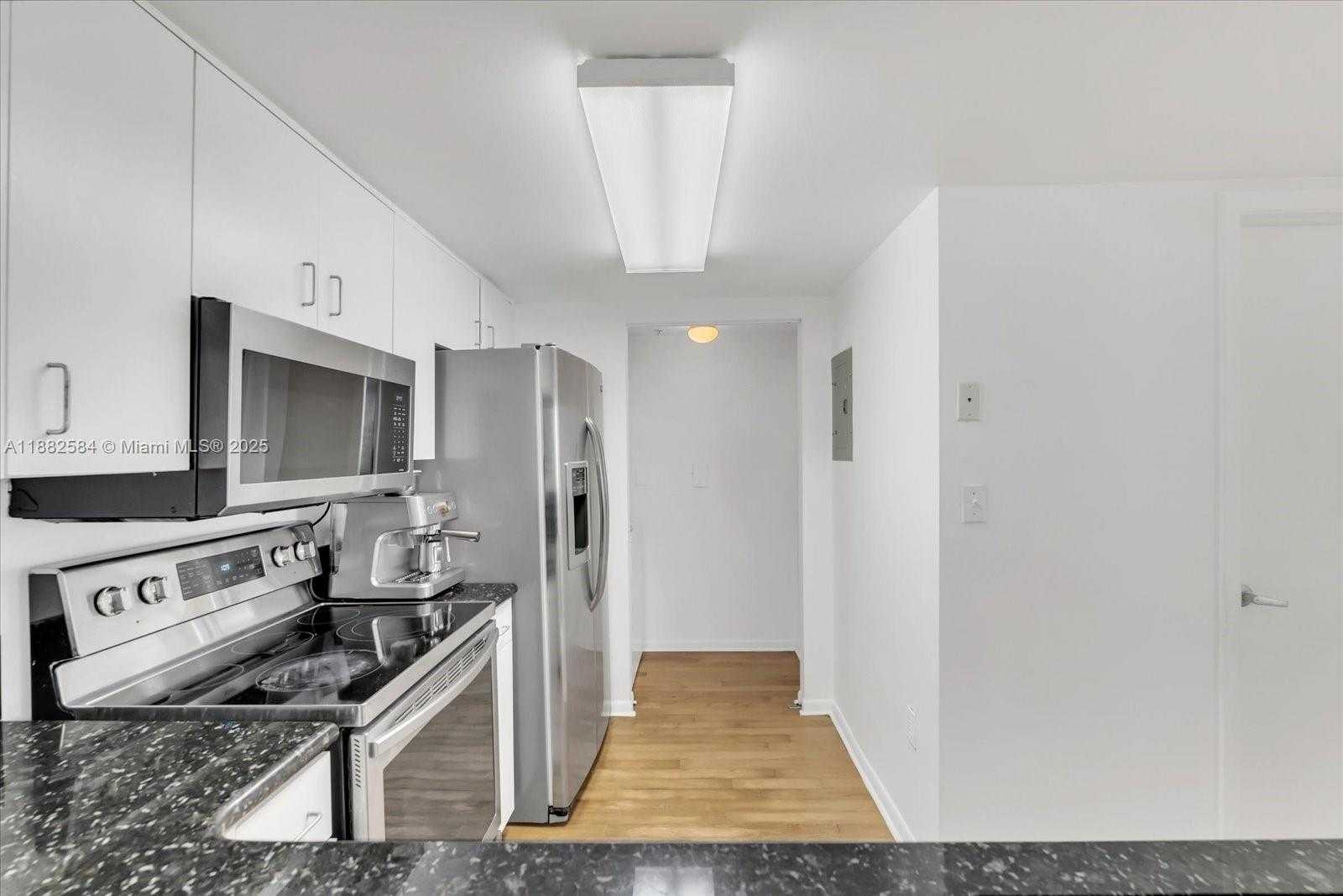 Small Image of 650 WEST AVE #704, Miami Beach Number 5