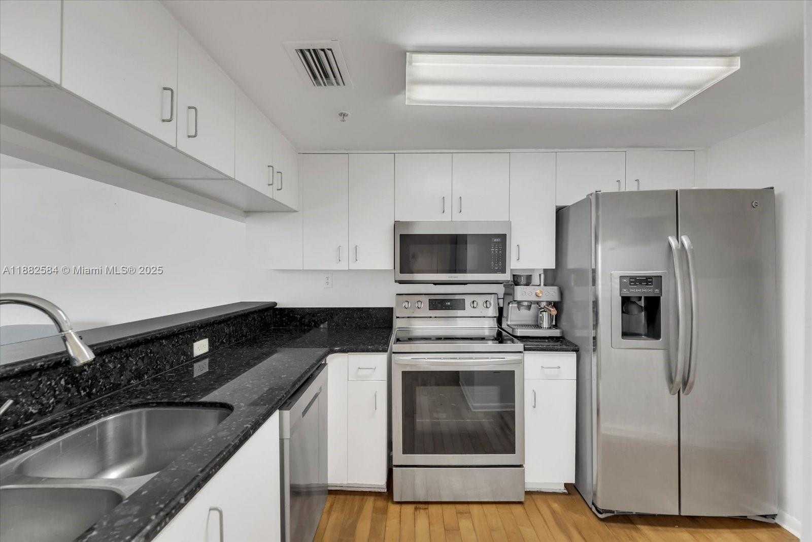 Small Image of 650 WEST AVE #704, Miami Beach Number 7