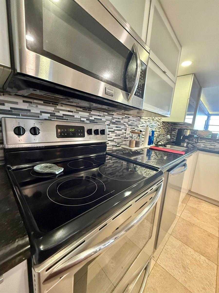 Small Image of 1351 NORTH EAST MIAMI GARDENS DR #704E, Miami Number 14