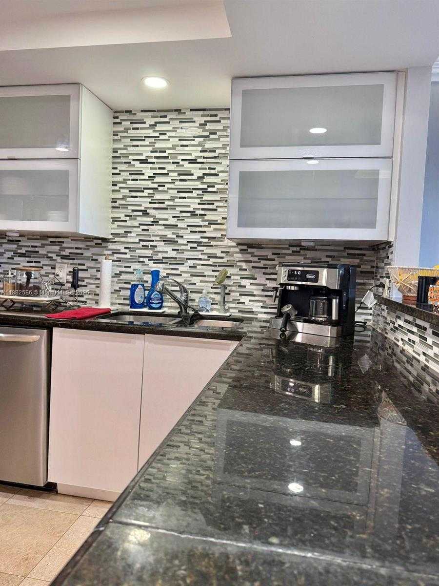 Small Image of 1351 NORTH EAST MIAMI GARDENS DR #704E, Miami Number 15