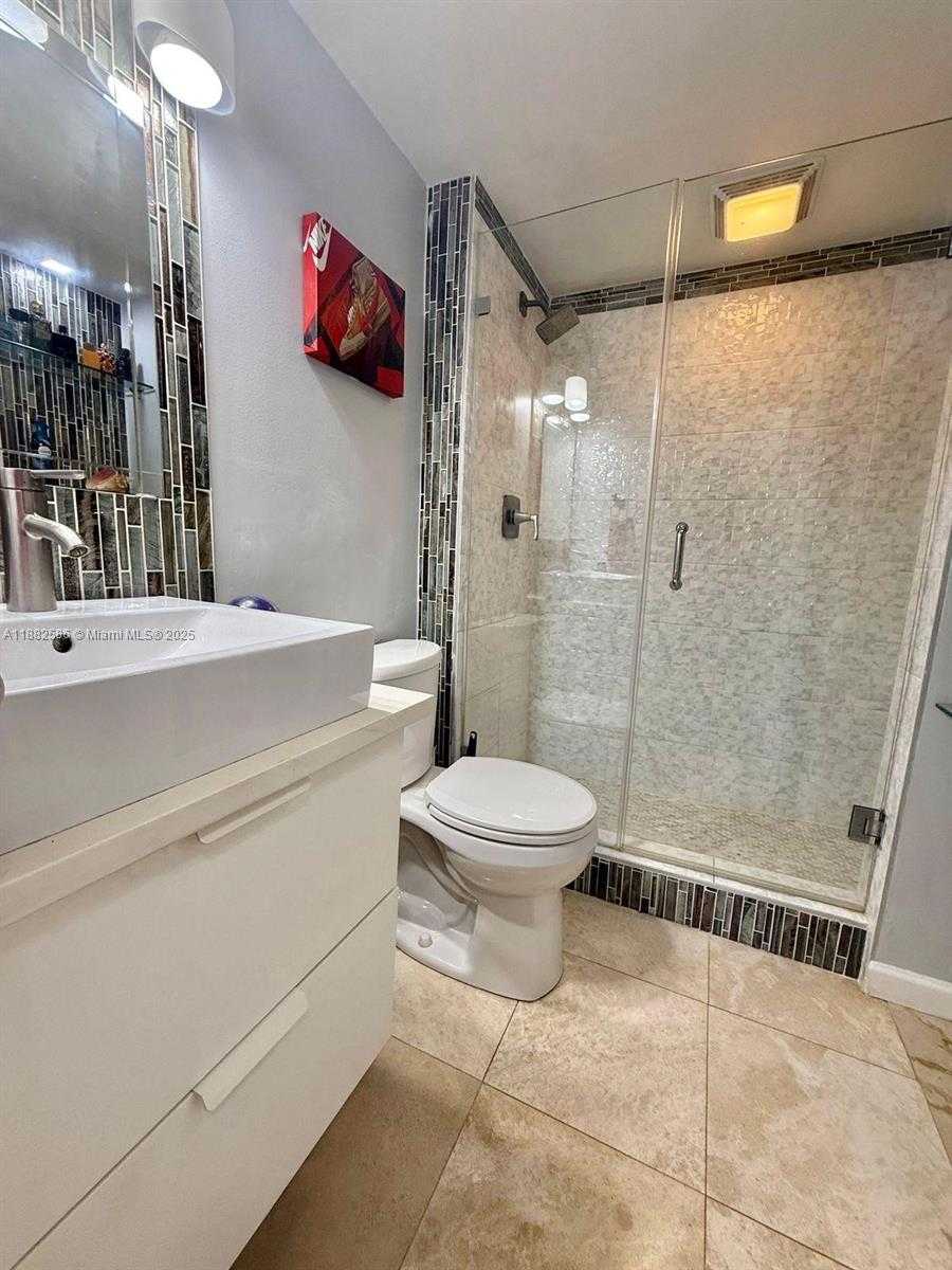 Small Image of 1351 NORTH EAST MIAMI GARDENS DR #704E, Miami Number 21