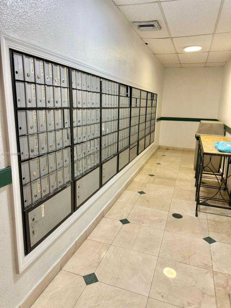 Small Image of 1351 NORTH EAST MIAMI GARDENS DR #704E, Miami Number 27