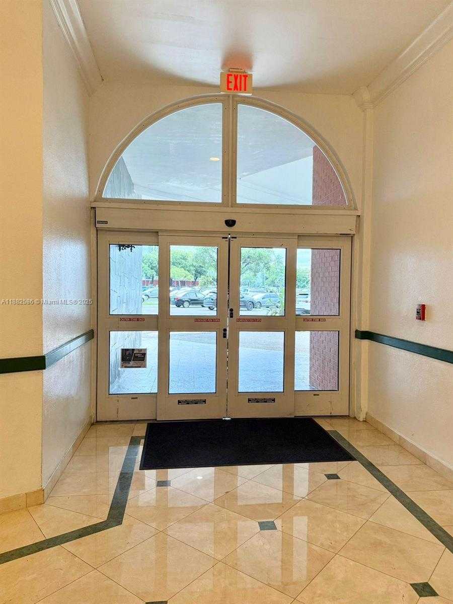 Small Image of 1351 NORTH EAST MIAMI GARDENS DR #704E, Miami Number 3