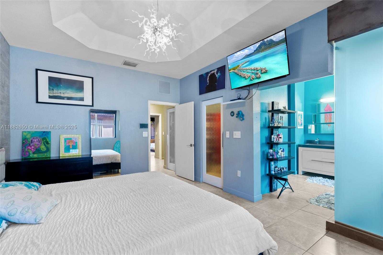 Small Image of 12935 SOUTH WEST 135TH TER, Miami Number 17