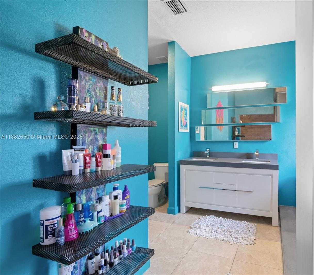 Small Image of 12935 SOUTH WEST 135TH TER, Miami Number 18