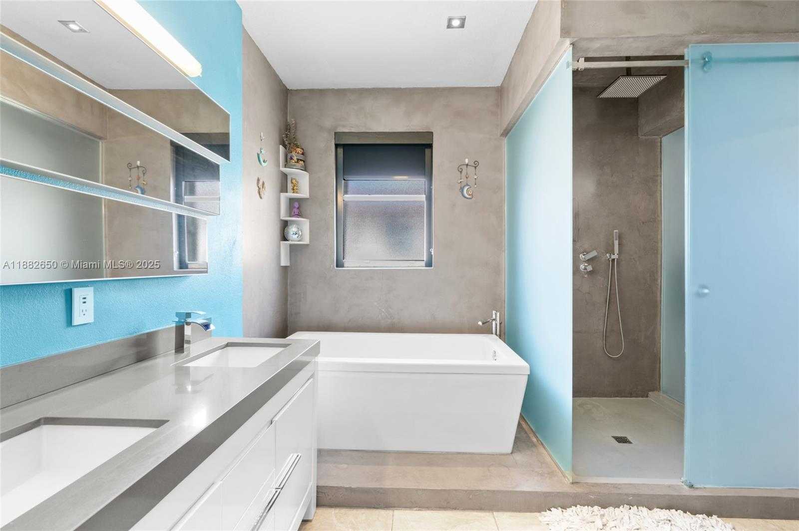 Small Image of 12935 SOUTH WEST 135TH TER, Miami Number 19