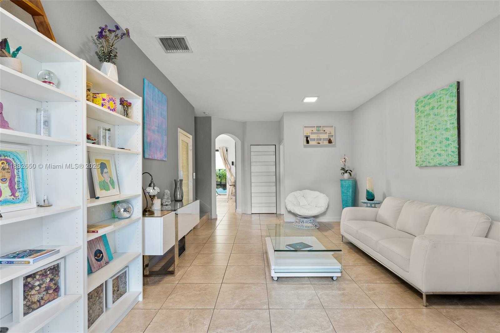 Small Image of 12935 SOUTH WEST 135TH TER, Miami Number 4
