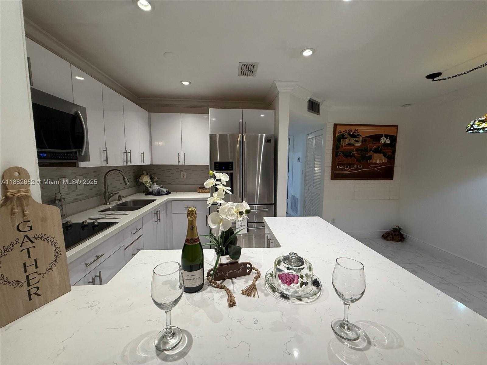 Small Image of 8851 SUNRISE LAKES BLVD #203, Sunrise Number 1