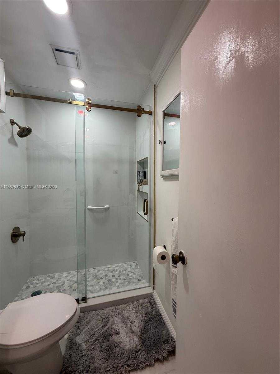 Small Image of 8851 SUNRISE LAKES BLVD #203, Sunrise Number 14