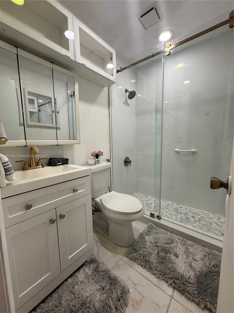 Small Image of 8851 SUNRISE LAKES BLVD #203, Sunrise Number 15