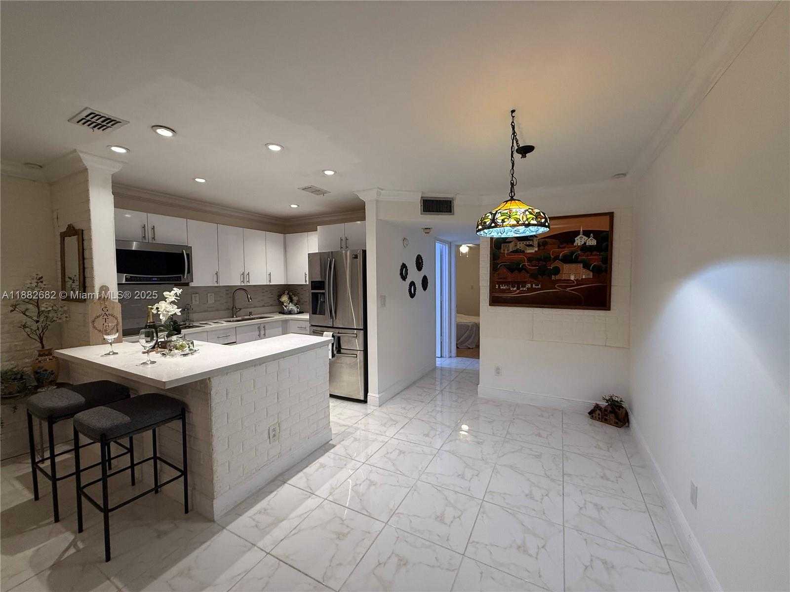 Small Image of 8851 SUNRISE LAKES BLVD #203, Sunrise Number 7