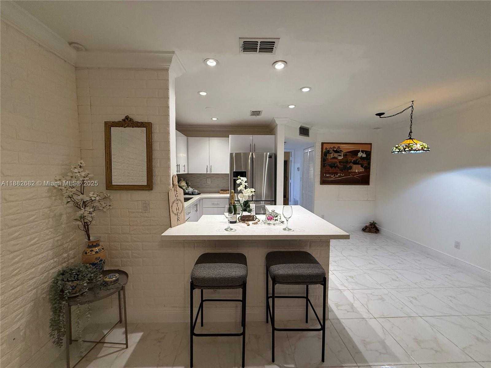 Small Image of 8851 SUNRISE LAKES BLVD #203, Sunrise Number 9