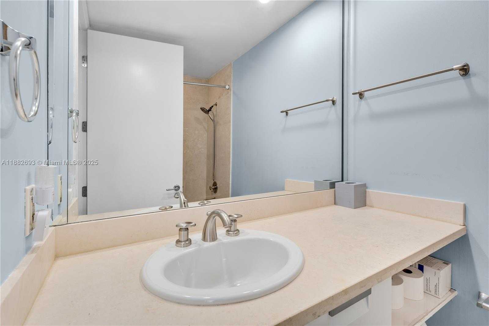 Small Image of 5959 COLLINS AVE #701, Miami Beach Number 15