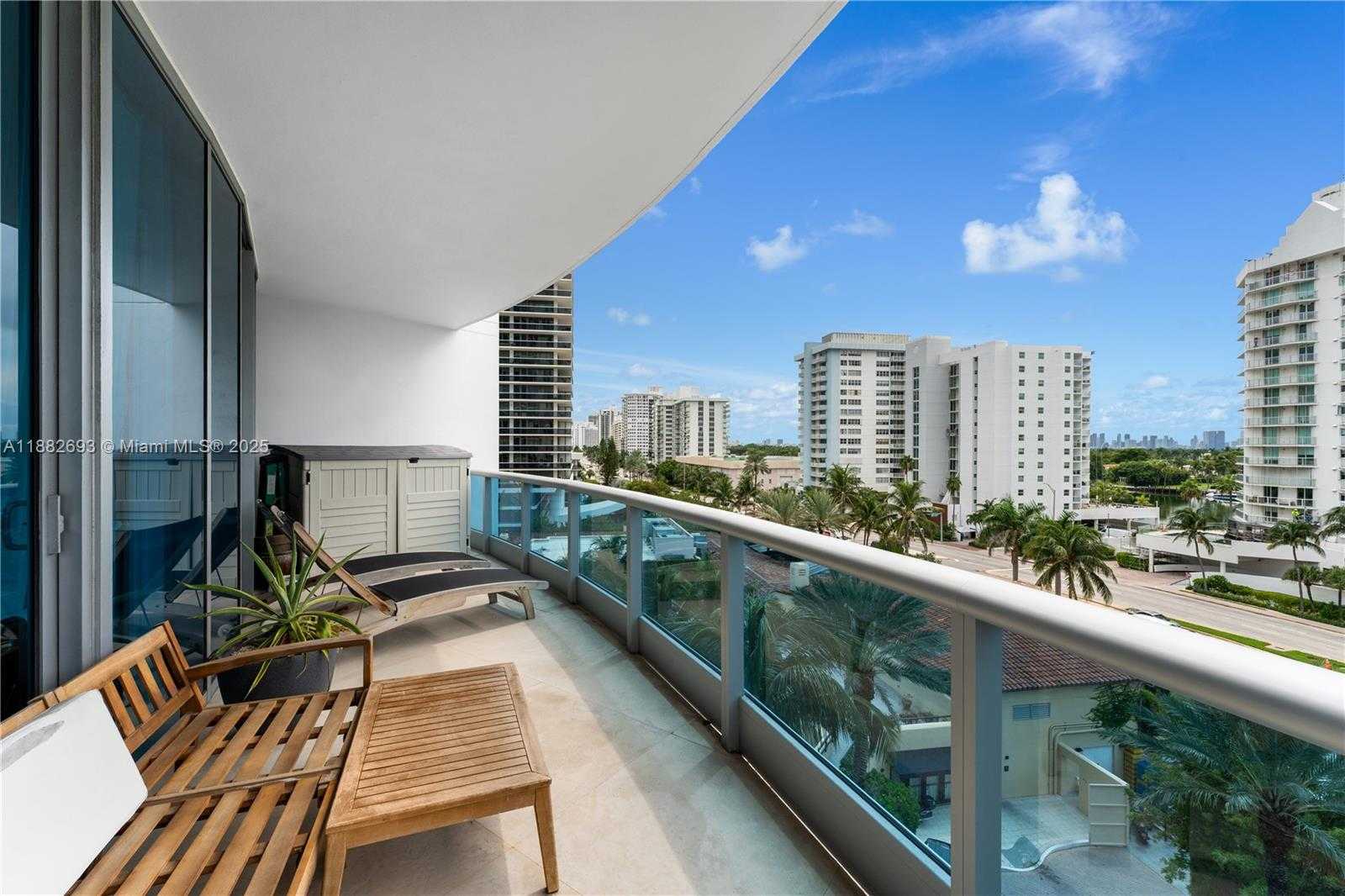 Small Image of 5959 COLLINS AVE #701, Miami Beach Number 17