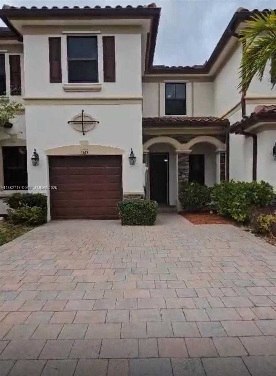 Small Image of 3387 WEST 90TH ST, Hialeah Number 2