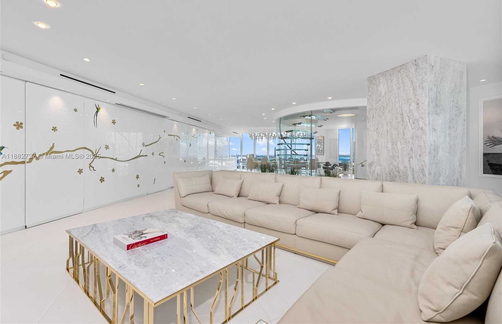 Small Image of 300 SOUTH POINTE DR #PH-5, Miami Beach Number 14