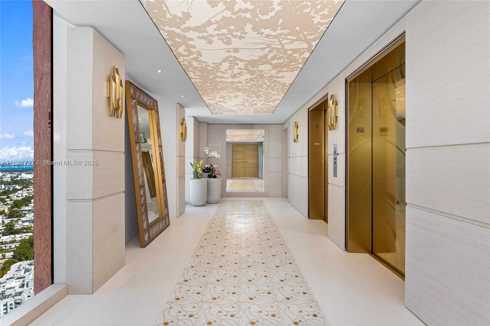 Small Image of 300 SOUTH POINTE DR #PH-5, Miami Beach Number 2