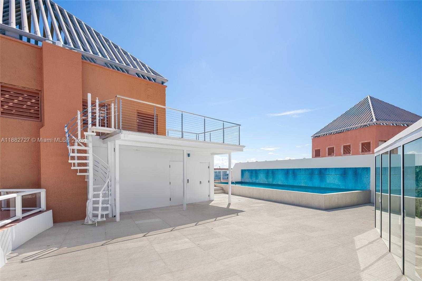 Small Image of 300 SOUTH POINTE DR #PH-5, Miami Beach Number 28