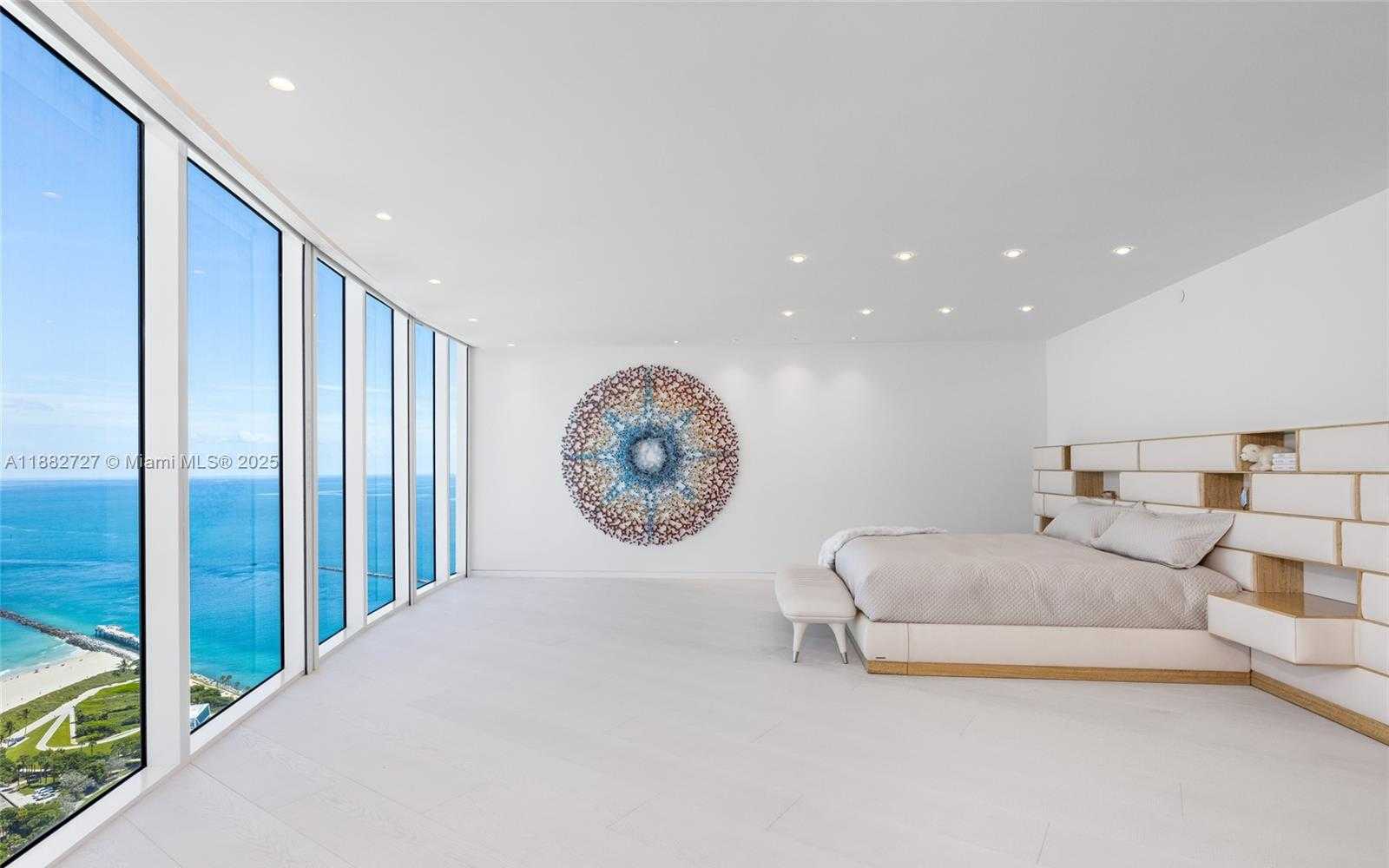 Small Image of 300 SOUTH POINTE DR #PH-5, Miami Beach Number 35