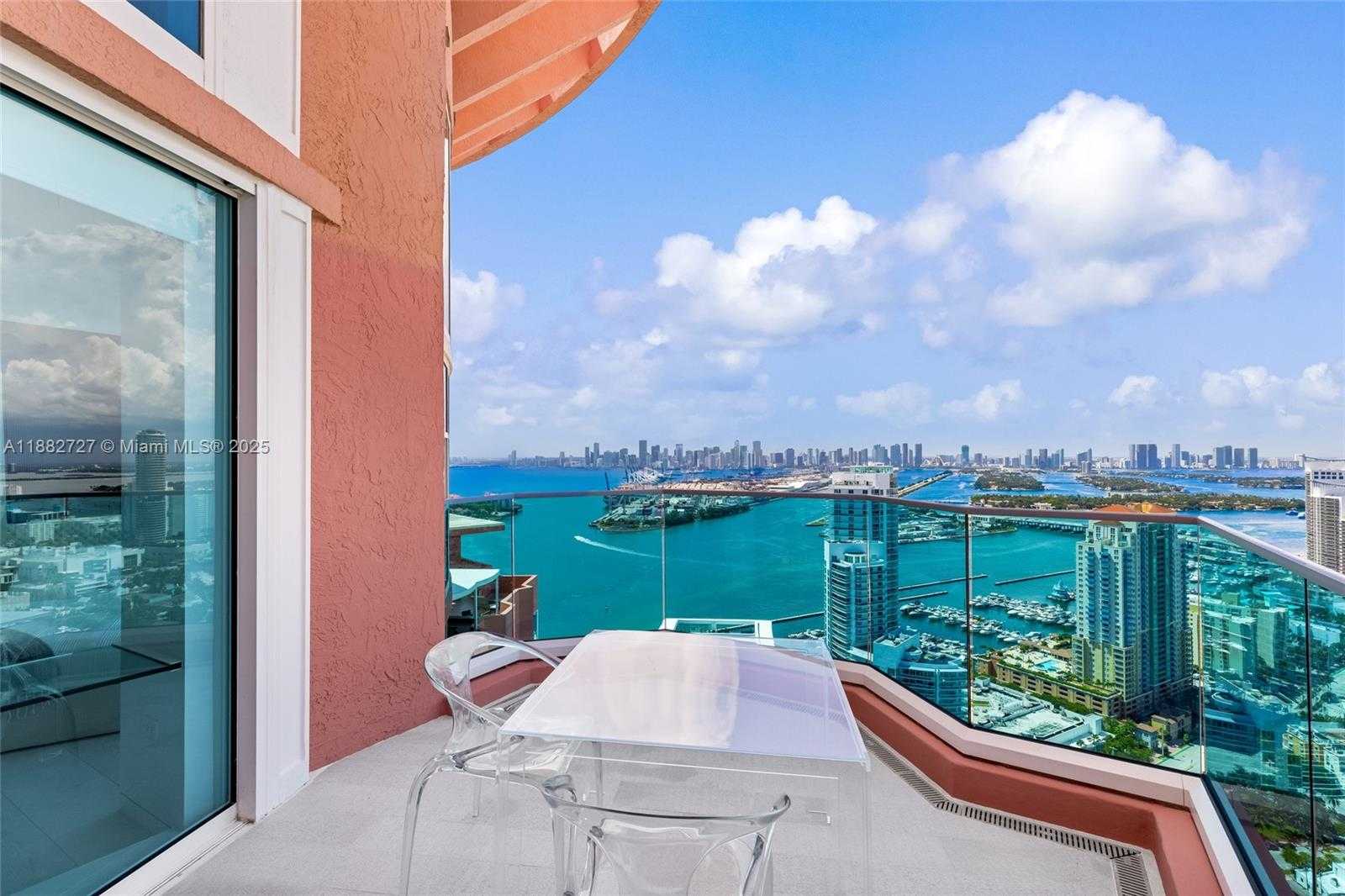 Small Image of 300 SOUTH POINTE DR #PH-5, Miami Beach Number 37