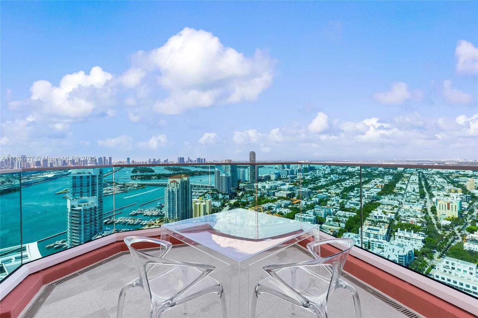 Small Image of 300 SOUTH POINTE DR #PH-5, Miami Beach Number 38