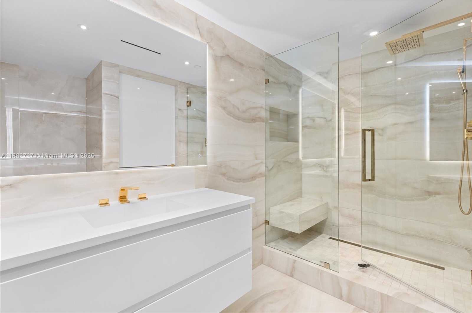 Small Image of 300 SOUTH POINTE DR #PH-5, Miami Beach Number 44
