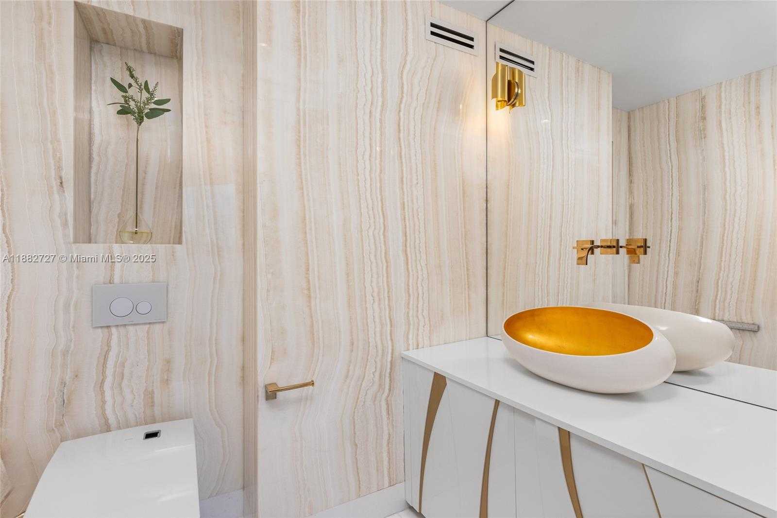 Small Image of 300 SOUTH POINTE DR #PH-5, Miami Beach Number 48