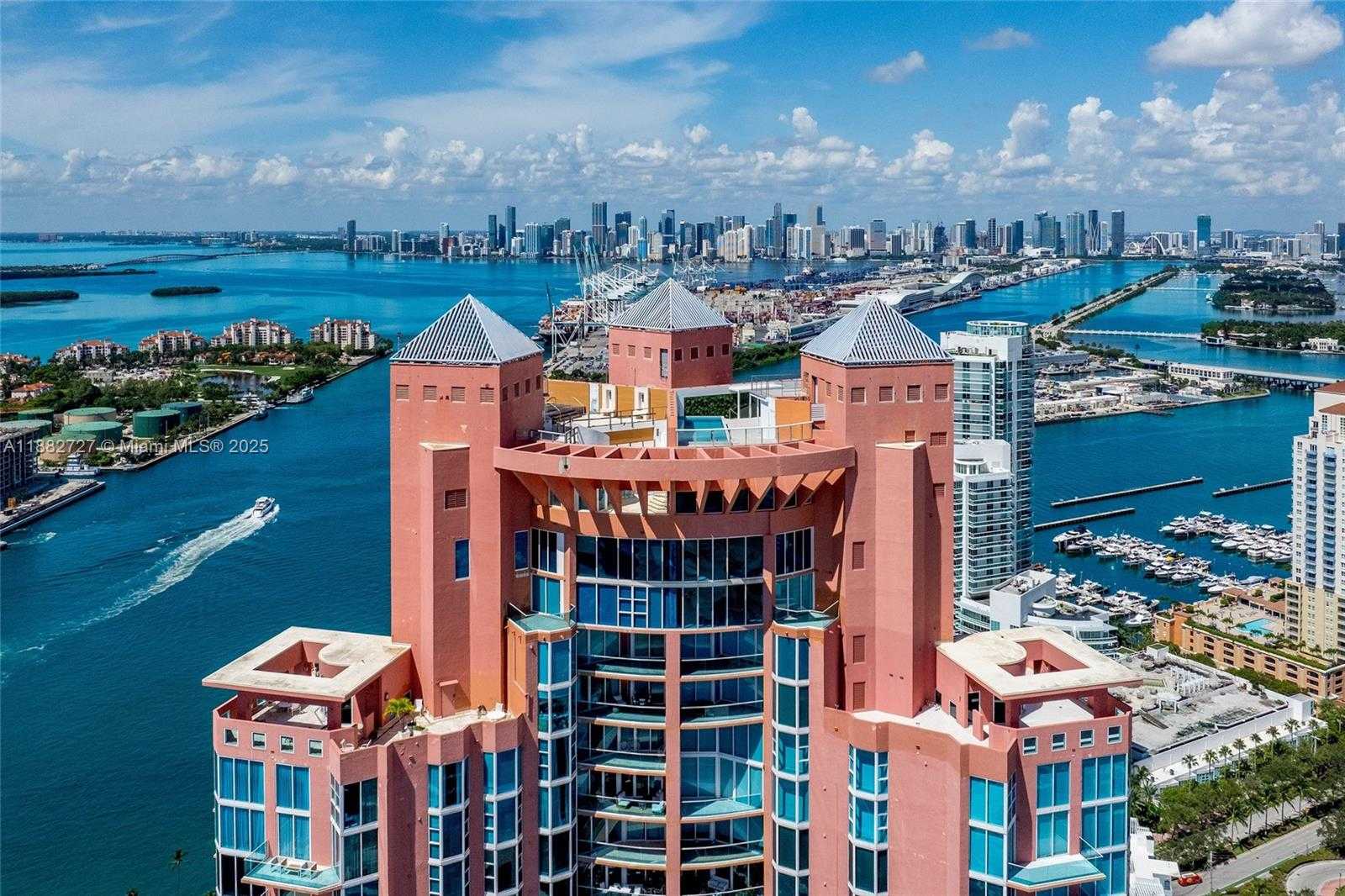 Small Image of 300 SOUTH POINTE DR #PH-5, Miami Beach Number 49