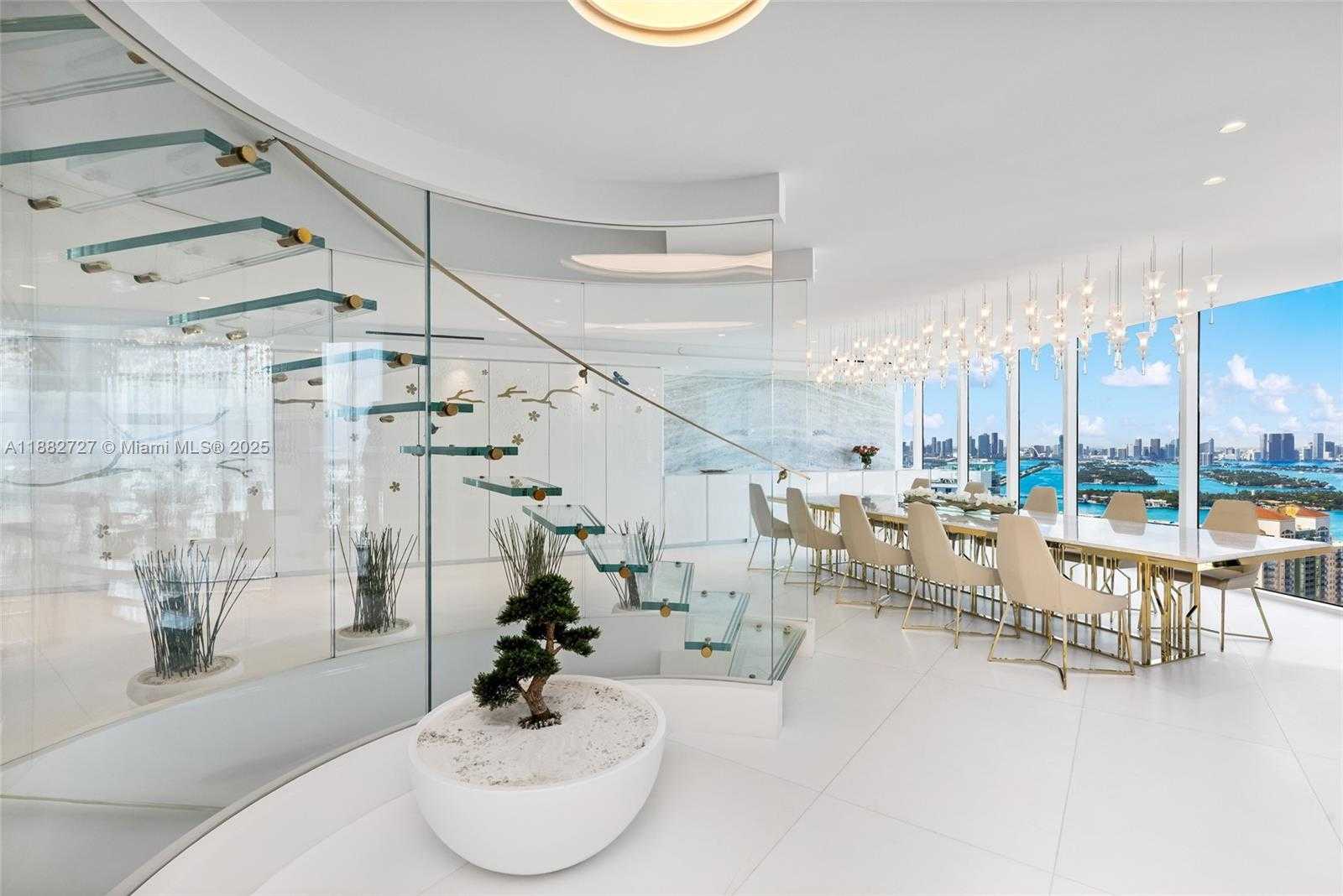 Small Image of 300 SOUTH POINTE DR #PH-5, Miami Beach Number 7