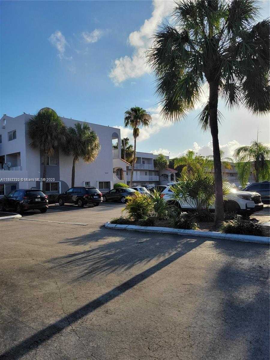 Small Image of 2680 WEST 76 STREET #204, Hialeah Number 4