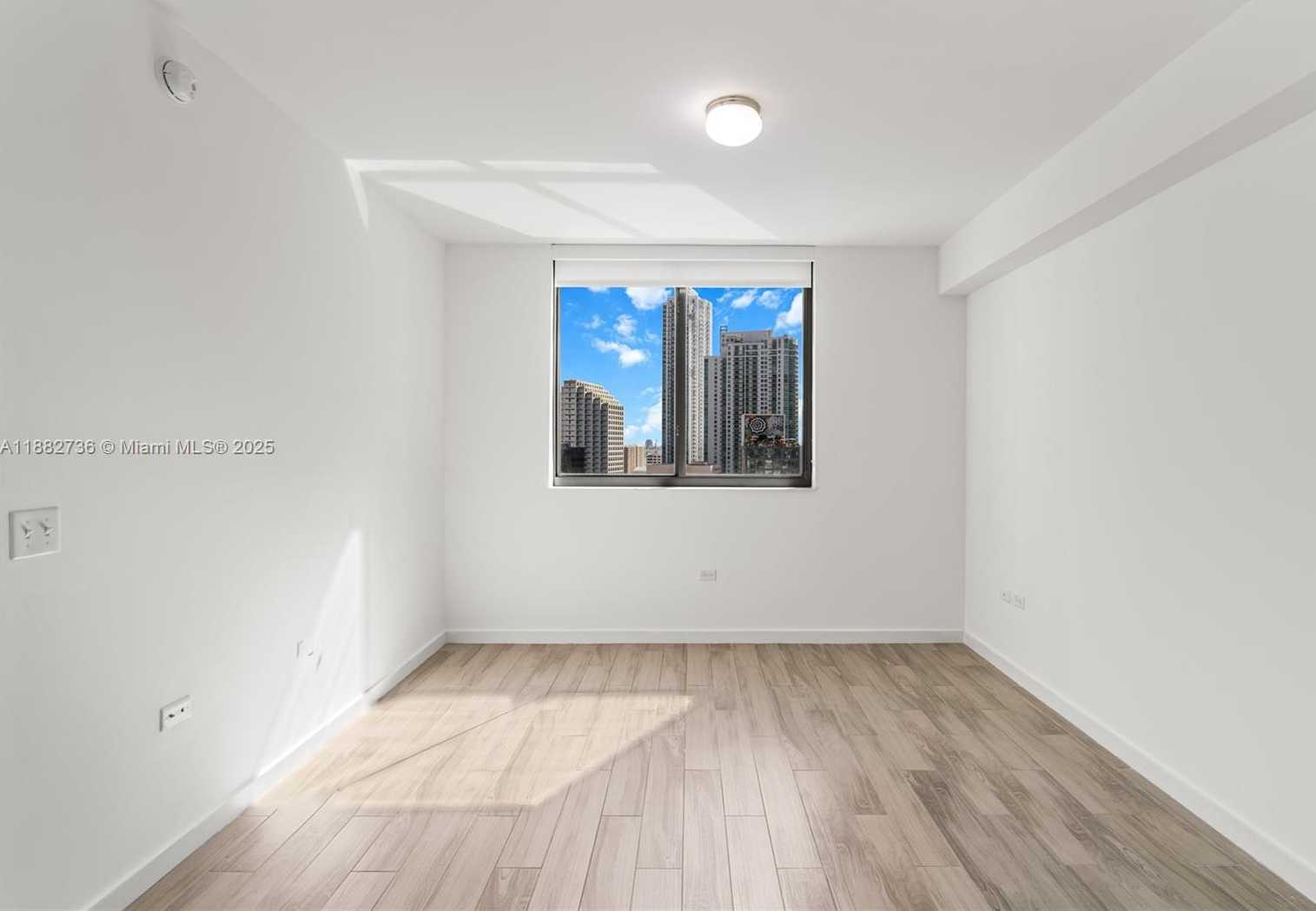 Small Image of 999 SOUTH WEST 1ST AVE #2208, Miami Number 30