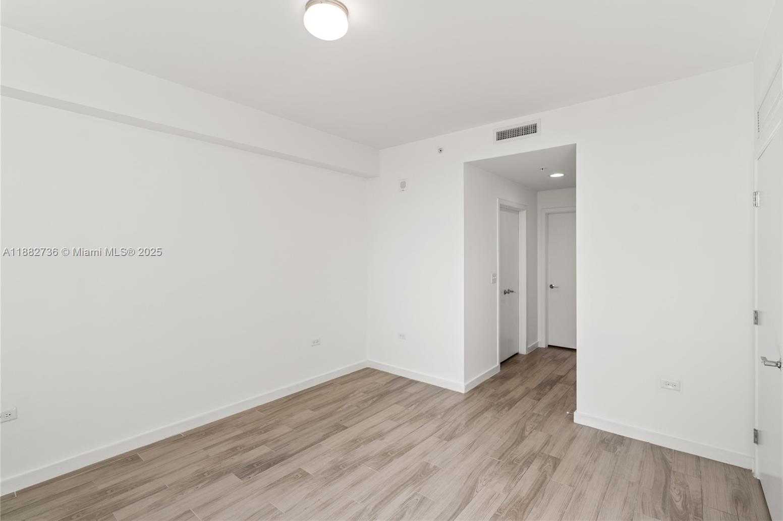 Small Image of 999 SOUTH WEST 1ST AVE #2208, Miami Number 34