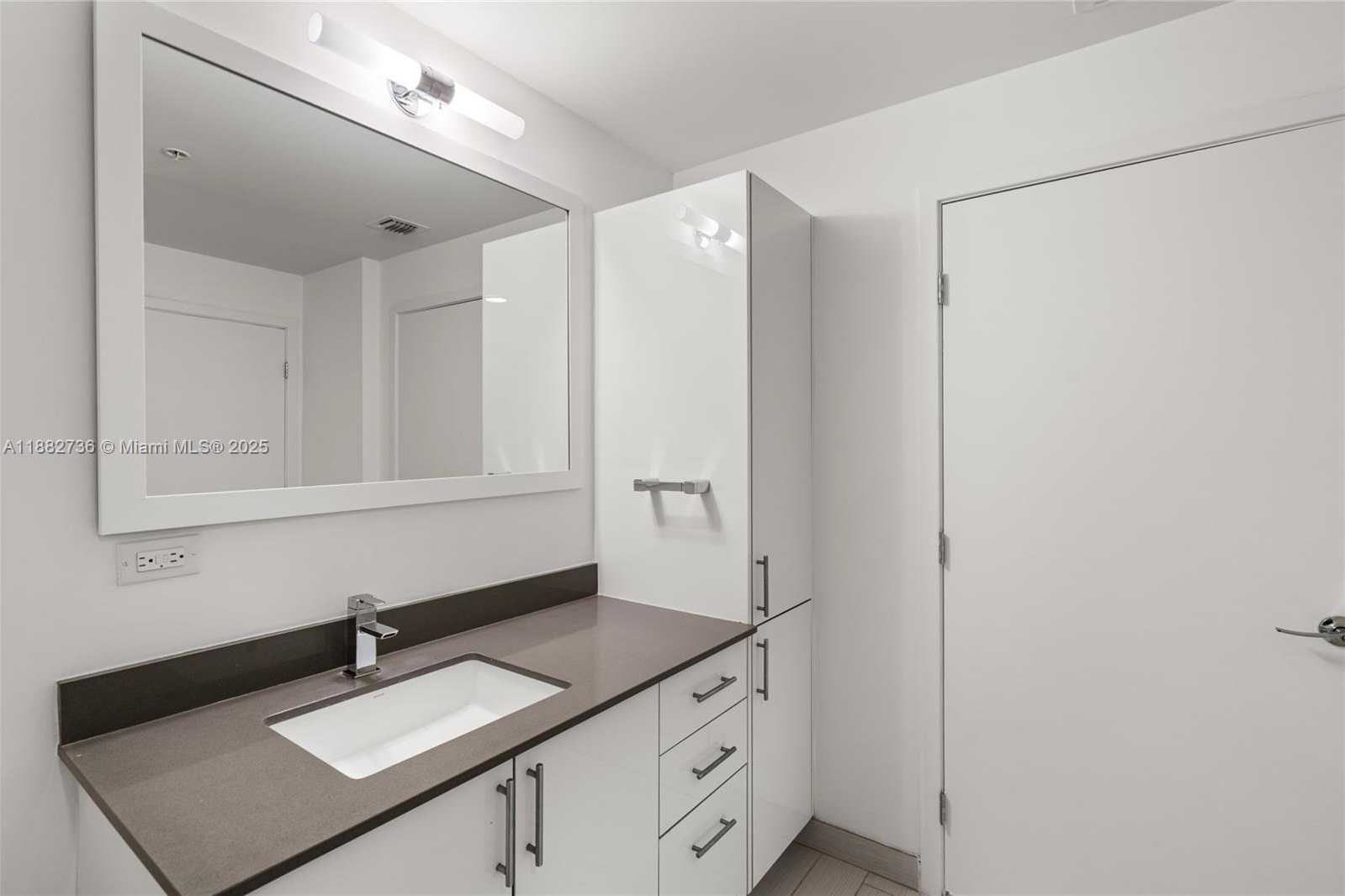 Small Image of 999 SOUTH WEST 1ST AVE #2208, Miami Number 42