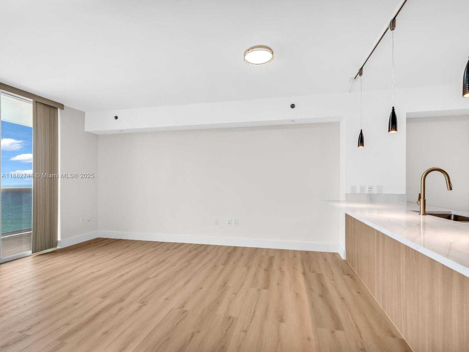 Small Image of 1830 SOUTH OCEAN DR #4312, Hallandale Beach Number 9